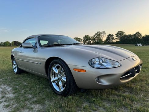 Used 1997 Jaguar XK8 Convertible RWD image 7