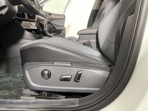 New 2026 Volkswagen Jetta SEL image 18