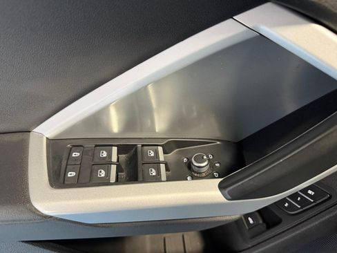 Used 2023 Audi Q3 2.0T Premium image 14