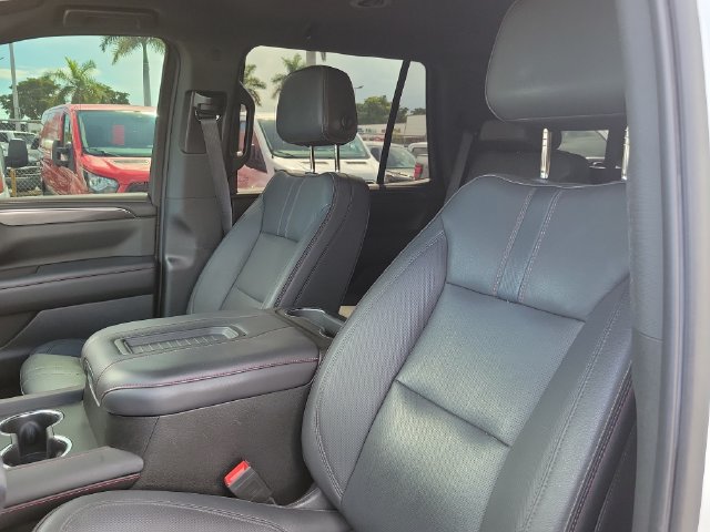 Used 2022 Chevrolet Tahoe RST w/ Luxury Package AWD/4WD image 21