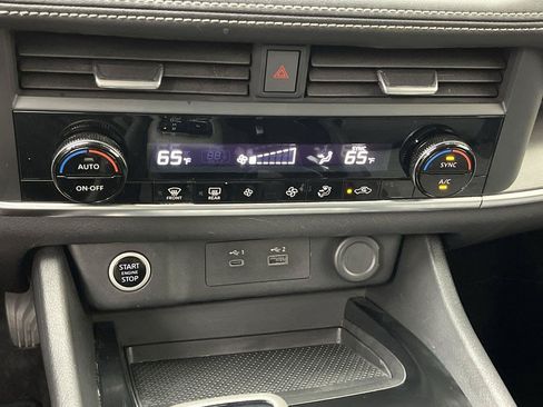 Used 2023 Nissan Rogue SV AWD/4WD image 20