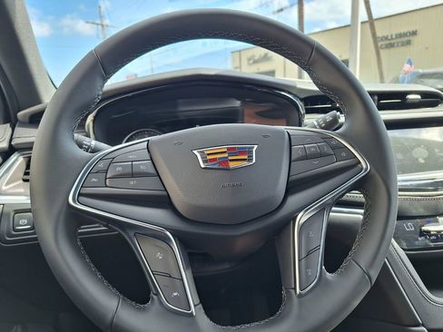 New 2026 Cadillac XT5 Luxury FWD image 17