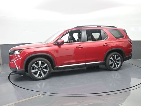 Used 2024 Honda Pilot Touring image 2