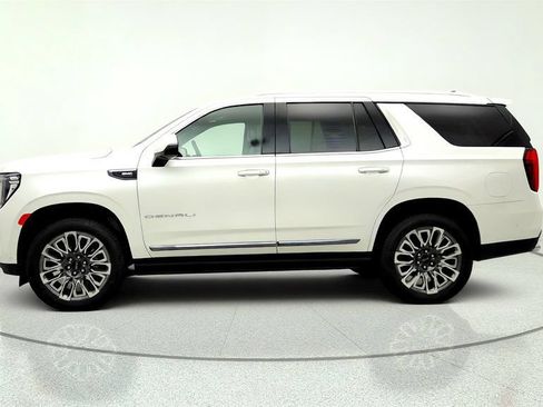Used 2023 GMC Yukon Denali Ultimate AWD/4WD image 8