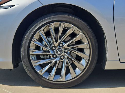 Used 2024 Lexus ES 350 w/ Technology Package FWD image 12