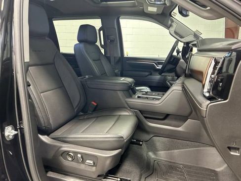 Used 2025 GMC Sierra 3500 Denali w/ Denali Reserve Package AWD/4WD image 12