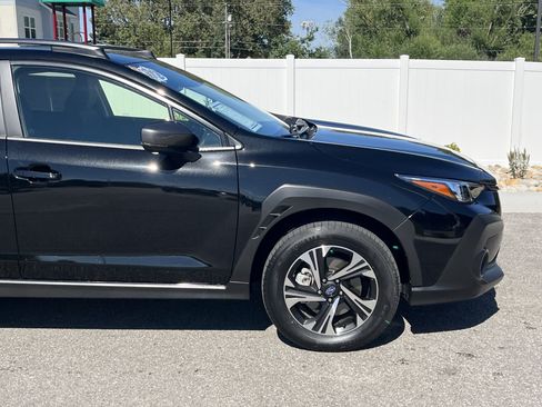 Used 2025 Subaru Crosstrek 2.5i Premium AWD/4WD image 8