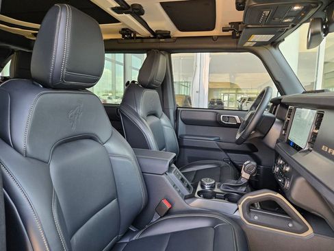 Used 2025 Ford Bronco Badlands w/ Sasquatch Package image 27
