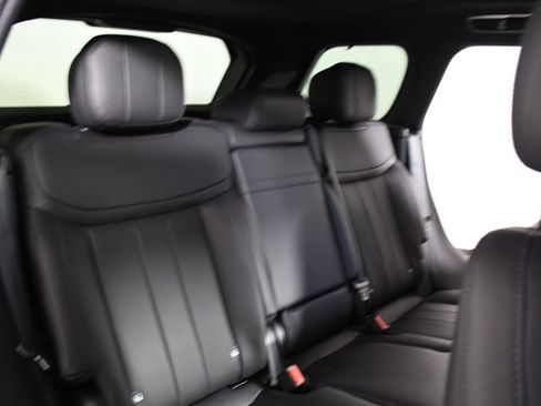 Certified 2025 Land Rover Range Rover SE image 22