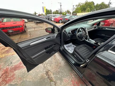 Used 2015 Ford Fusion SE FWD image 9