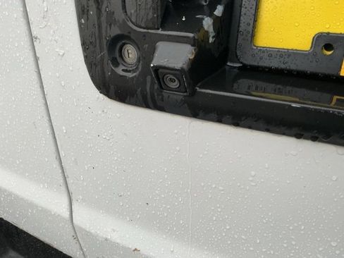 Used 2017 Chevrolet Express 3500 image 7