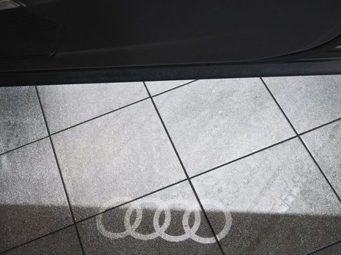 Used 2021 Audi Q8 Premium Plus w/ Premium Plus Package image 25