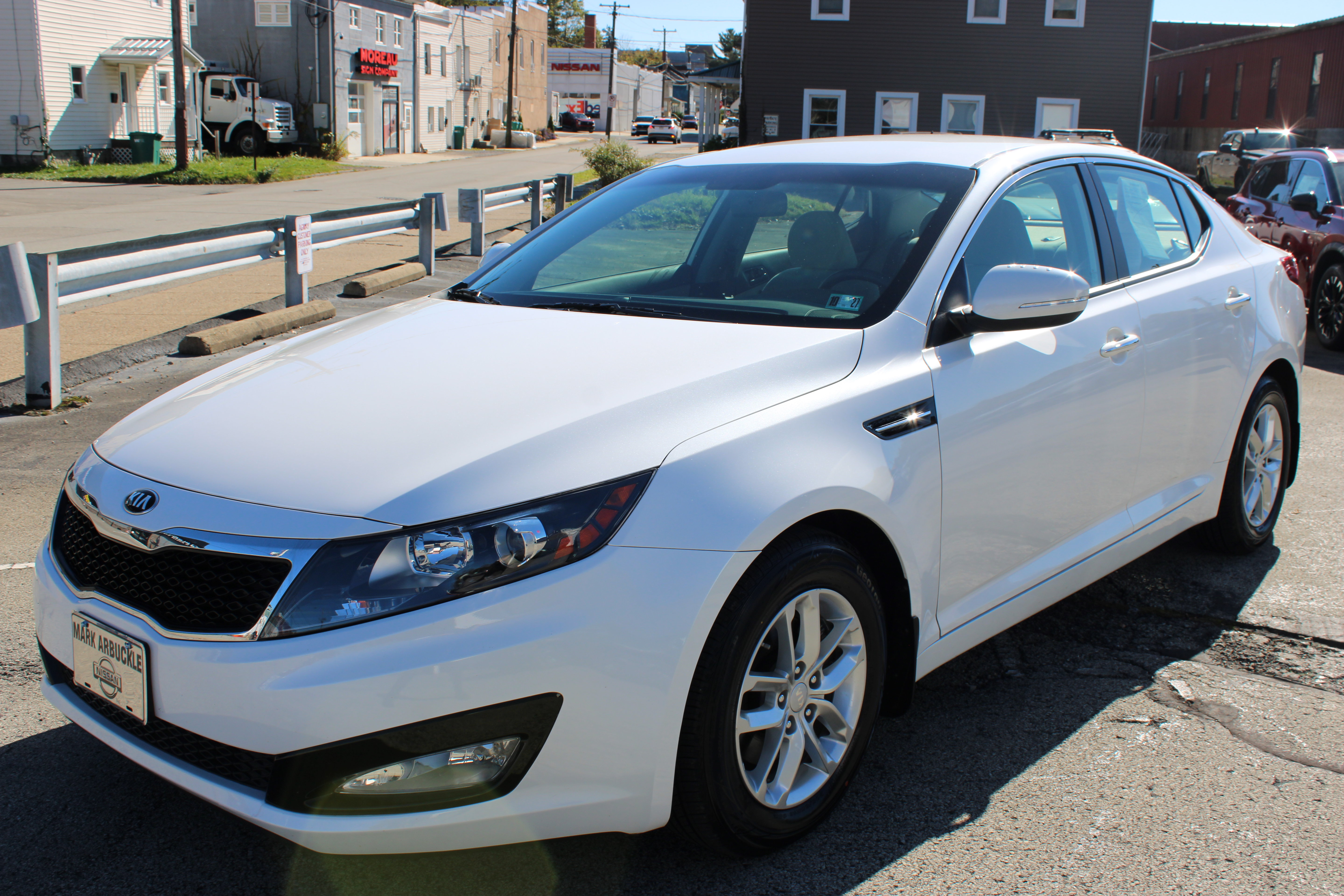 Used 2013 Kia Optima LX FWD image 1