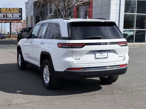 Used 2023 Jeep Grand Cherokee Laredo image 7