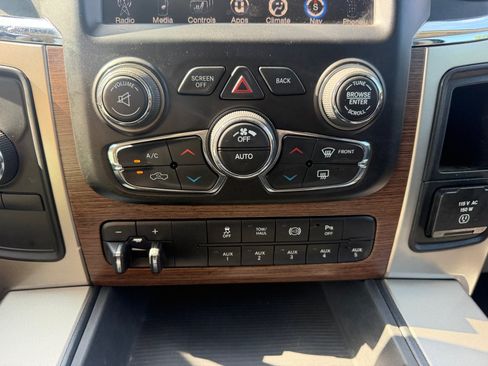 Used 2015 RAM 2500 Laramie w/ Black Appearance Group AWD/4WD image 27