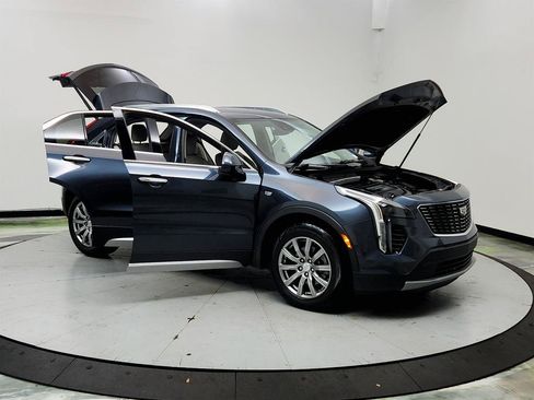 Used 2019 Cadillac XT4 Premium Luxury w/ Cold Weather Package FWD image 10