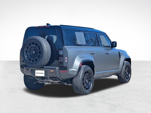 Certified 2025 Land Rover Defender 110 AWD/4WD image 9