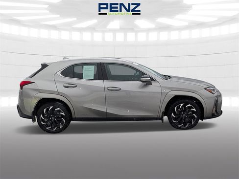 Used 2022 Lexus UX 250h F Sport image 2