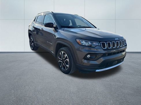 Certified 2023 Jeep Compass Limited image 9