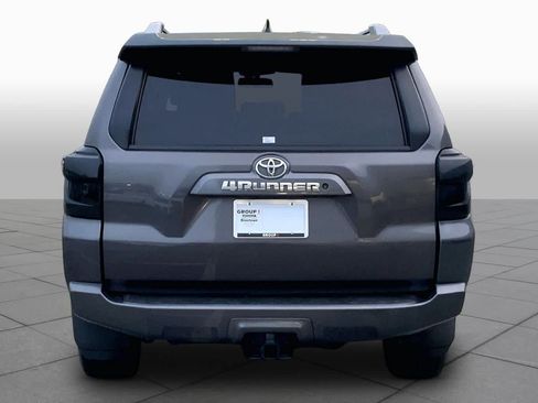 Used 2018 Toyota 4Runner SR5 Premium RWD image 5