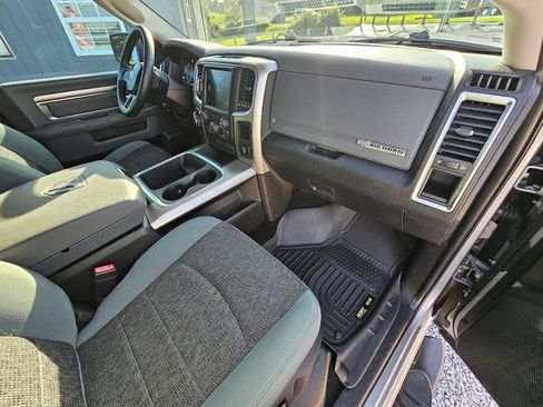 Used 2019 RAM 1500 Big Horn AWD/4WD image 35