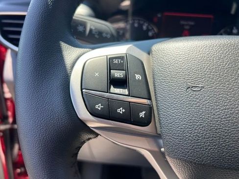 Certified 2023 Ford Explorer XLT w/ Equipment Group 202A AWD/4WD image 9