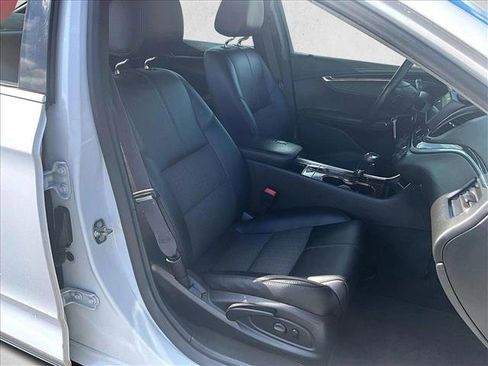 Used 2015 Chevrolet Impala LT w/ Convenience Package FWD image 9
