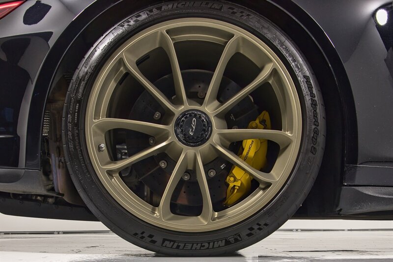Used 2018 Porsche 911 GT3 RWD image 16