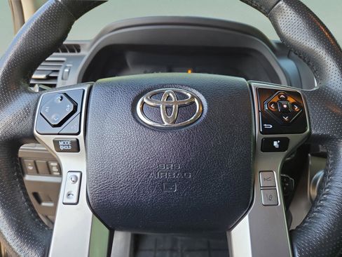 Used 2021 Toyota 4Runner SR5 Premium w/ Moonroof Package AWD/4WD image 11