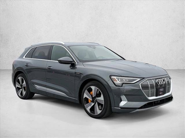 Used 2019 Audi e-tron Prestige w/ Prestige Package AWD/4WD image 3