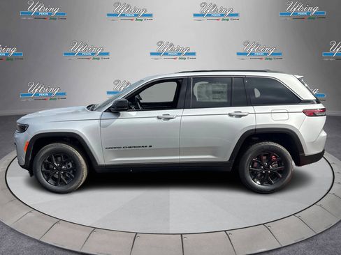 New 2026 Jeep Grand Cherokee Altitude image 6
