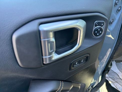 Used 2024 Jeep Wrangler Unlimited Sahara w/ Technology Group image 15