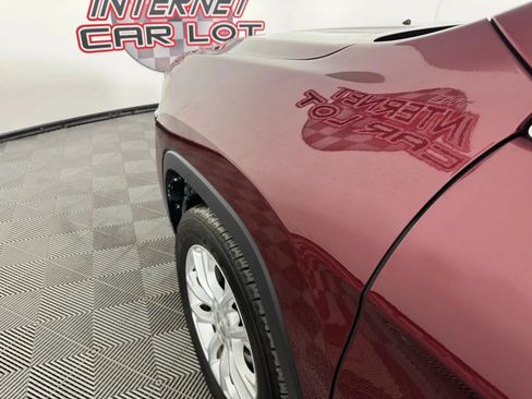 Used 2019 Jeep Cherokee Latitude w/ Popular Appearance Group FWD image 22
