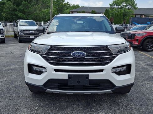 Used 2023 Ford Explorer XLT w/ Equipment Group 202A AWD/4WD image 2