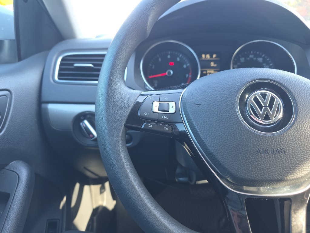 Used 2017 Volkswagen Jetta S w/ Jetta S Cold Weather Package FWD image 27