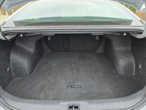 Used 2024 Nissan Altima 2.5 SV image 17