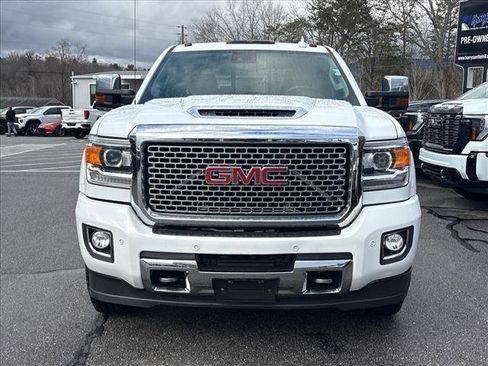 Used 2017 GMC Sierra 2500 Denali w/ Duramax Plus Package image 3