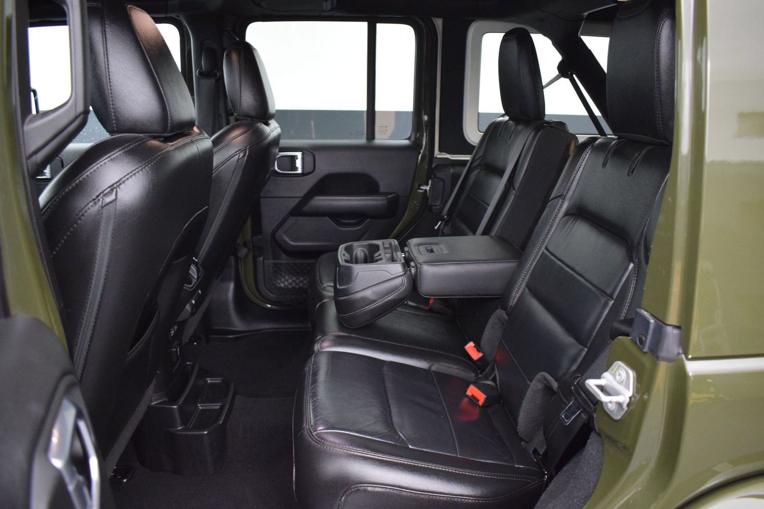 Used 2021 Jeep Wrangler Unlimited Sahara AWD/4WD image 13