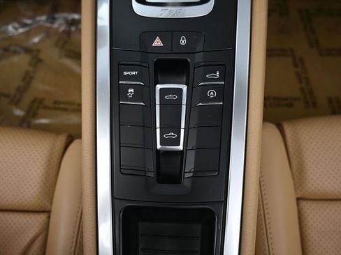 Certified 2017 Porsche 718 Boxster RWD image 20