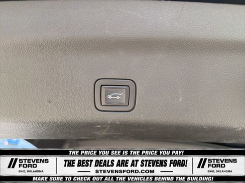 Used 2023 GMC Yukon XL SLT w/ SLT Luxury Package AWD/4WD image 38