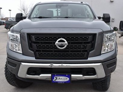 Used 2021 Nissan Titan SV w/ SV Convenience Package