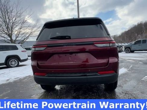 New 2025 Jeep Grand Cherokee Laredo image 7