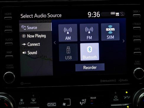 Used 2022 Toyota Highlander XLE image 26