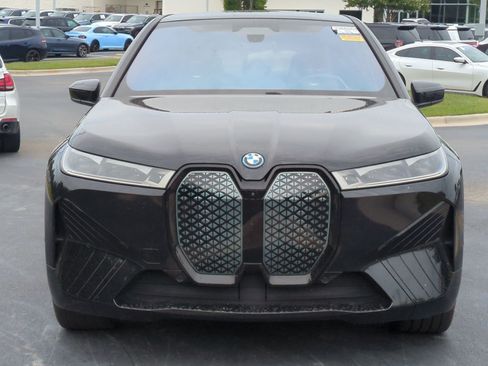 Used 2024 BMW iX xDrive50 w/ Premium Package AWD/4WD image 3