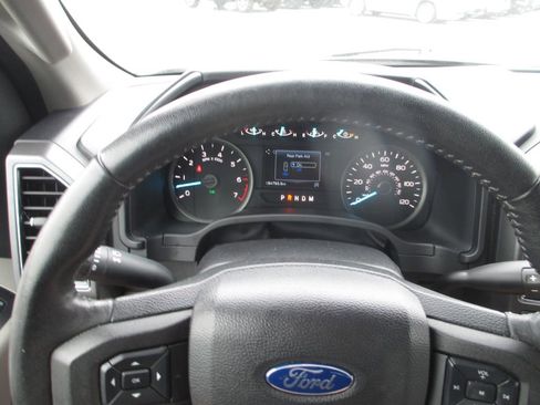 Used 2019 Ford F150 XLT w/ Equipment Group 302A Luxury AWD/4WD image 29