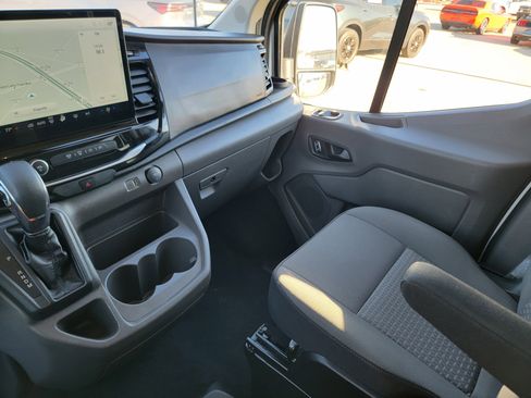 Used 2024 Ford Transit 350 XLT image 22