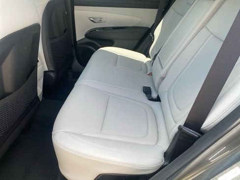 Used 2025 Hyundai Tucson Limited AWD/4WD image 16