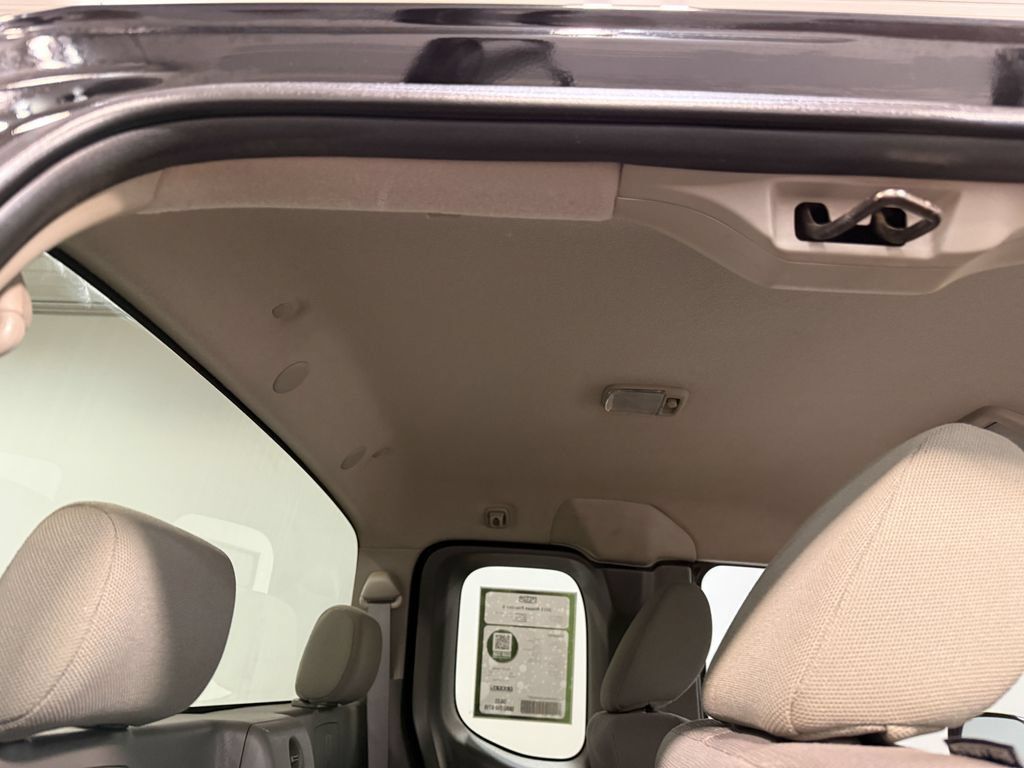 Used 2015 Nissan Frontier S RWD image 16