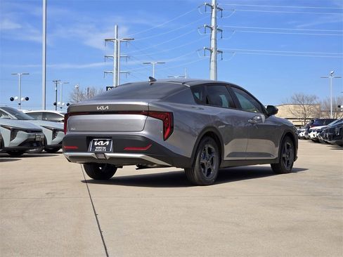 New 2026 Kia K4 LXS image 4