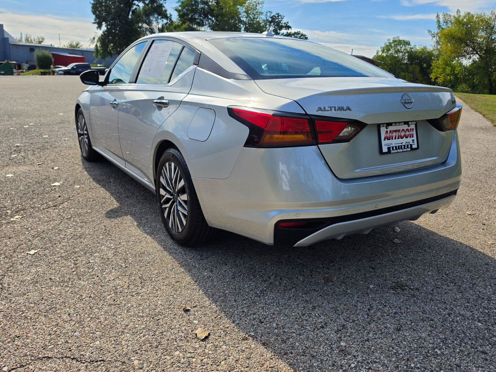 Used 2024 Nissan Altima 2.5 SV FWD image 18